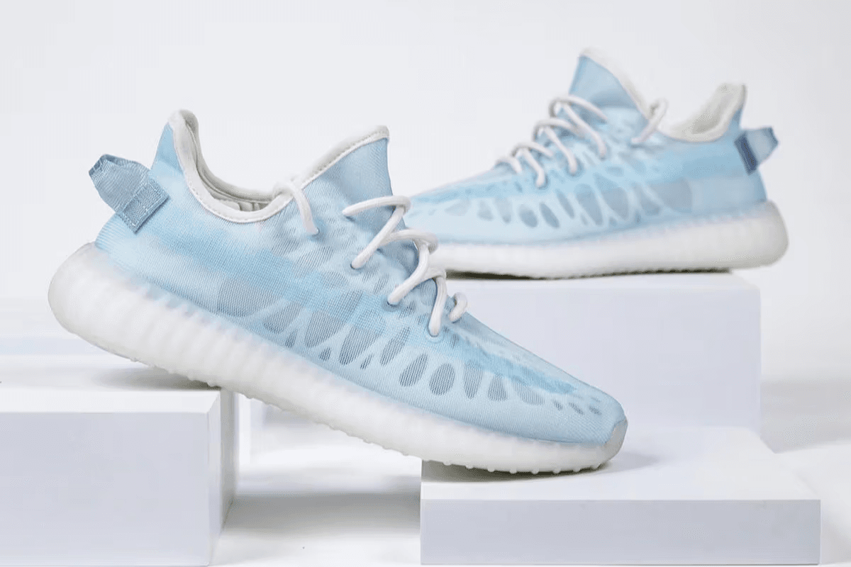 Yeezy Boost 350 V2 Zebra