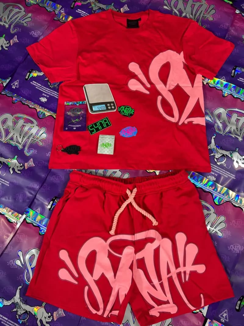 Syna World Hoodie and Joggers Set Graffiti Print — 02红色套装