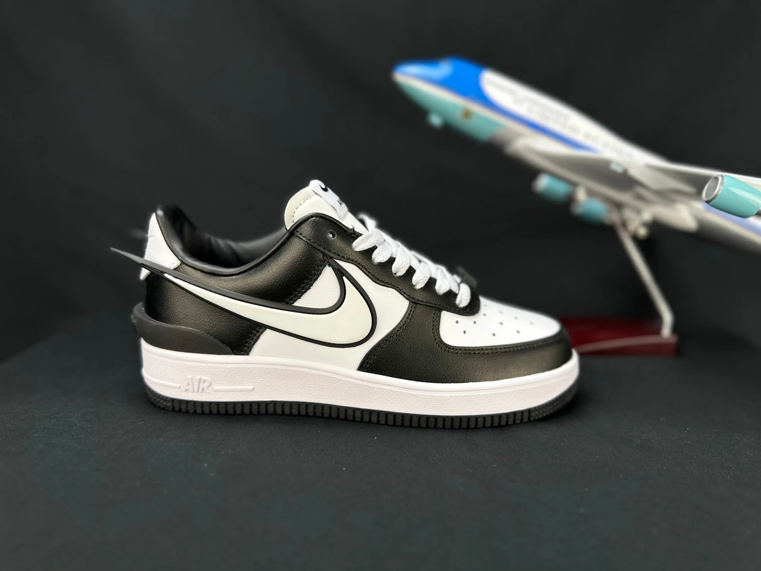Nike Air Force 1 Low Supreme — 19