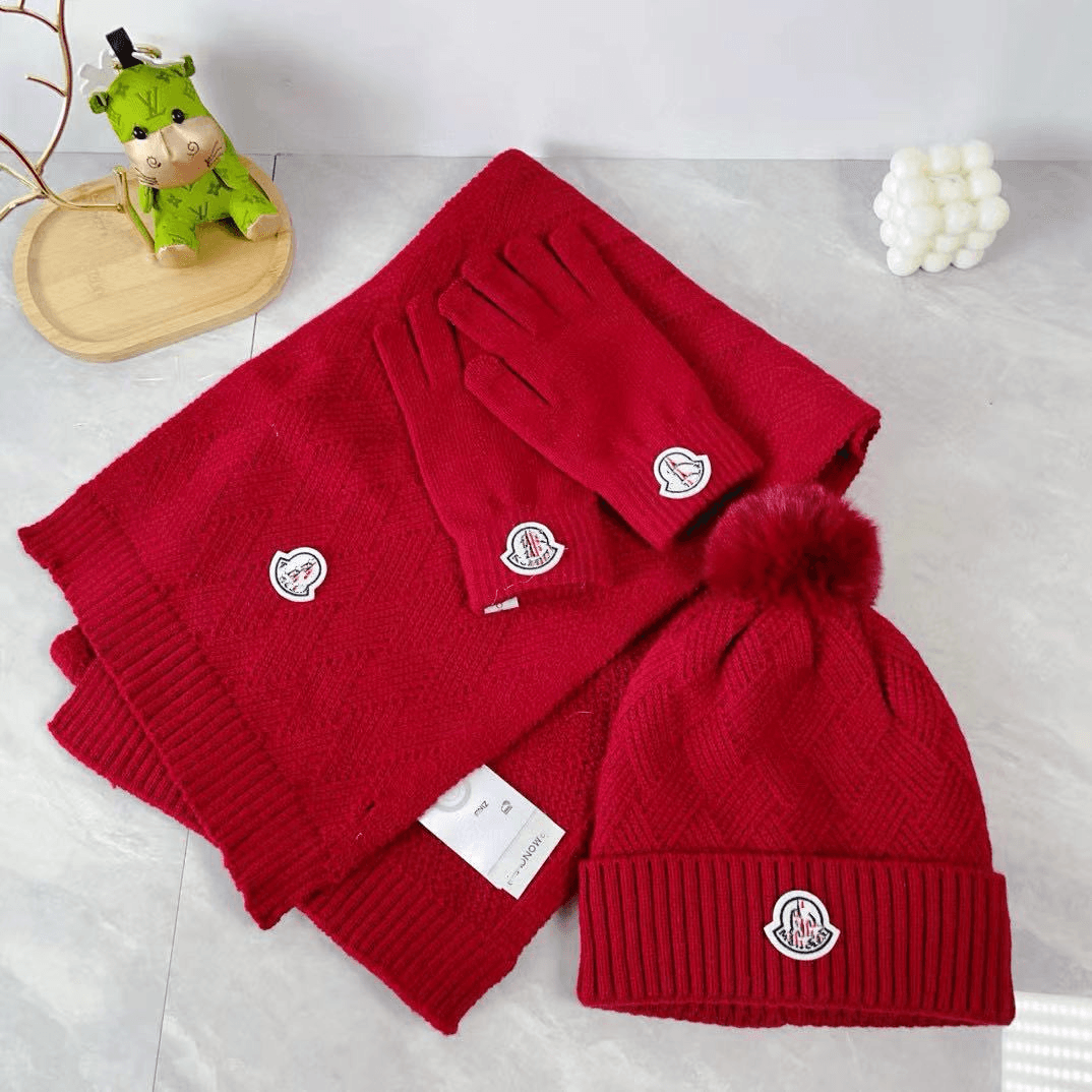 Louis Vuitton × Off-White Checkered Scarf and Beanie Set Monogram Grid — 均码 · M蒙三件套大红