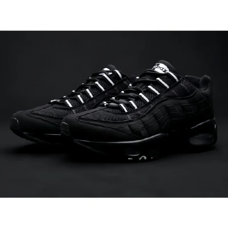 Nike Air Max 95 Triple Grey — 黑白鞋带