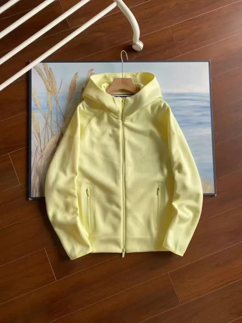 Lululemon Tech Fleece Hoodie and Joggers Set Peachy Nude — 黄色上衣