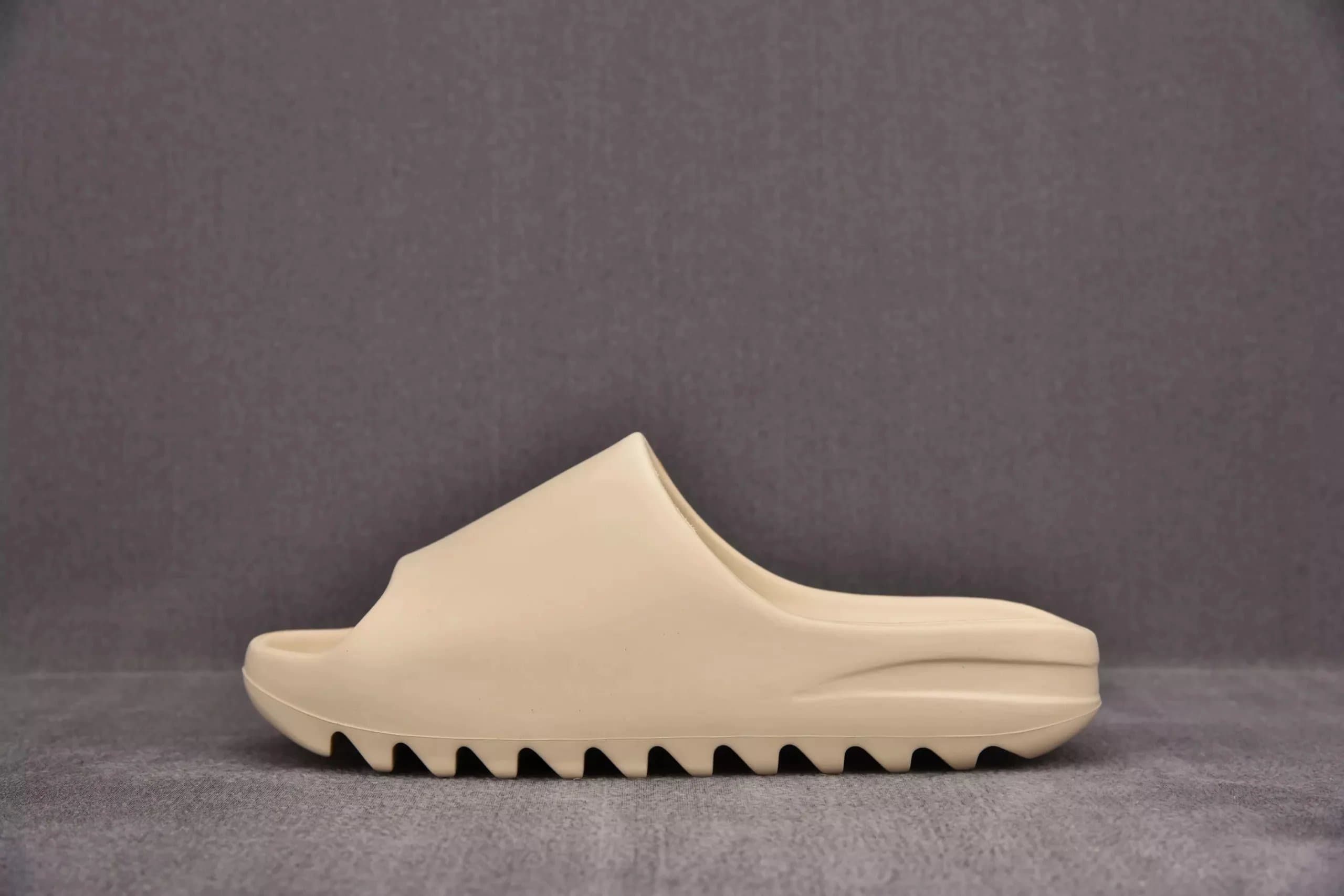 Yeezy Slide Bone