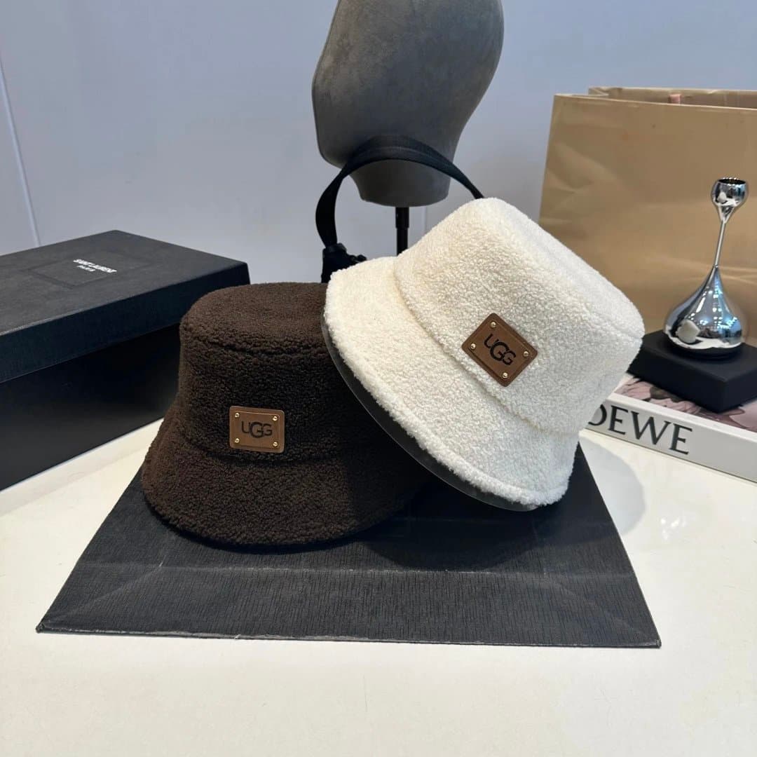 UGG Shearling Bucket Hat Classic Logo Patch