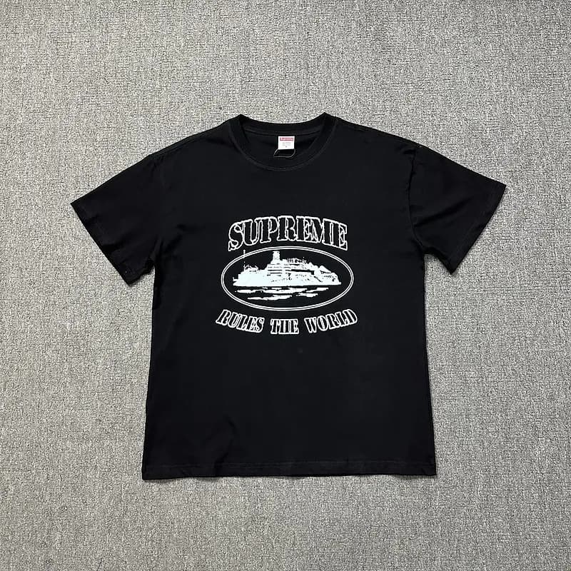 Palace T-Shirt Oval Logo — 24#