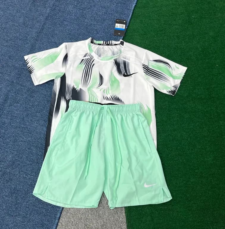 Nike Sportswear Set Abstract Print