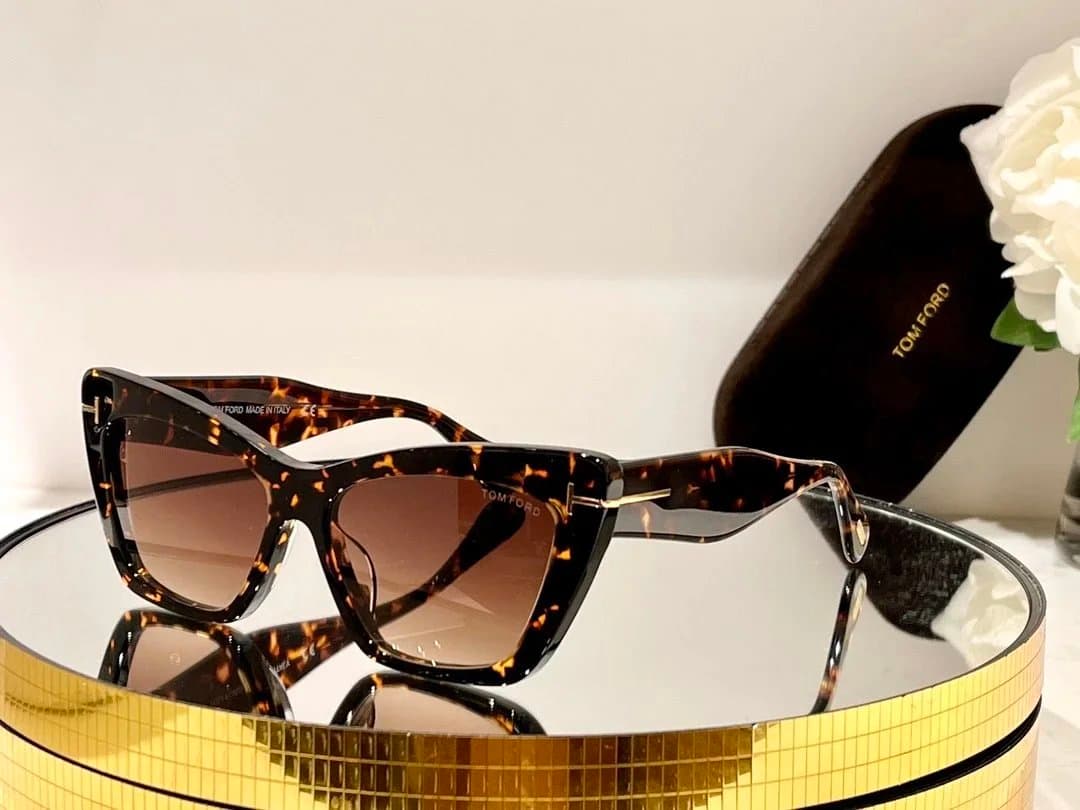 Tom Ford Aviator Sunglasses Tortoiseshell Frame — 23