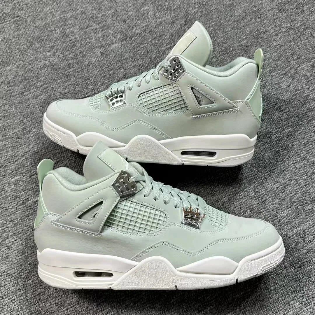 Air Jordan 4 Thunder — 绿米+粉绿