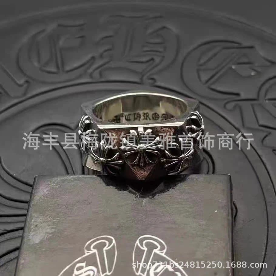 Chrome Hearts Cross Ring Pave Diamond — 三角十字架