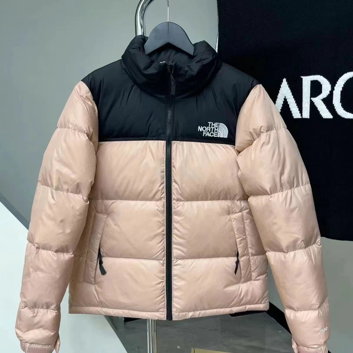 The North Face Nuptse Jacket Wheat — 粉红色