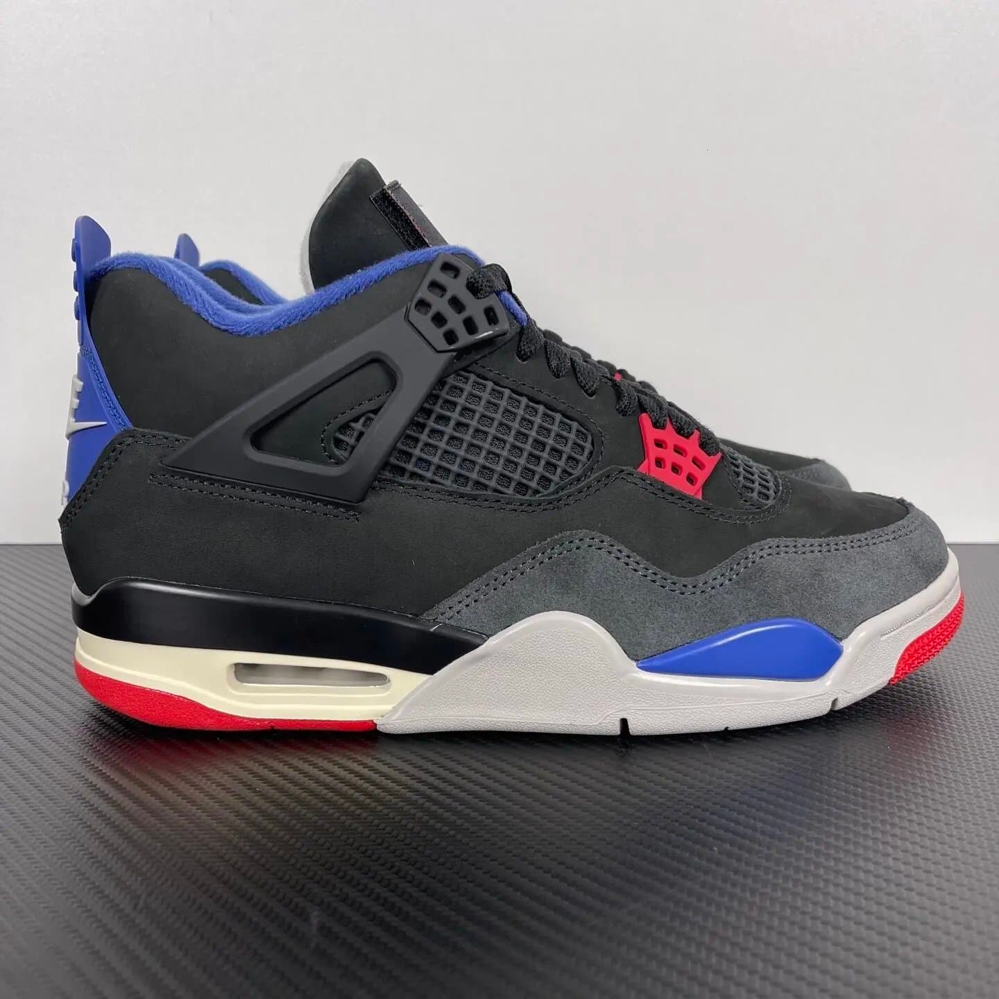 Air Jordan 4 Bred