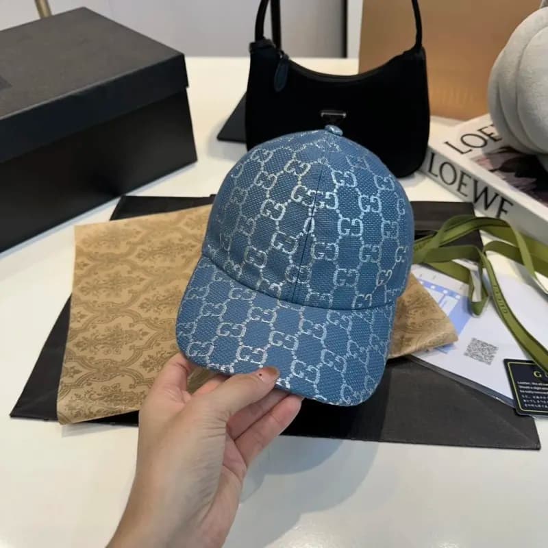 Gucci Baseball Cap GG Supreme — 18