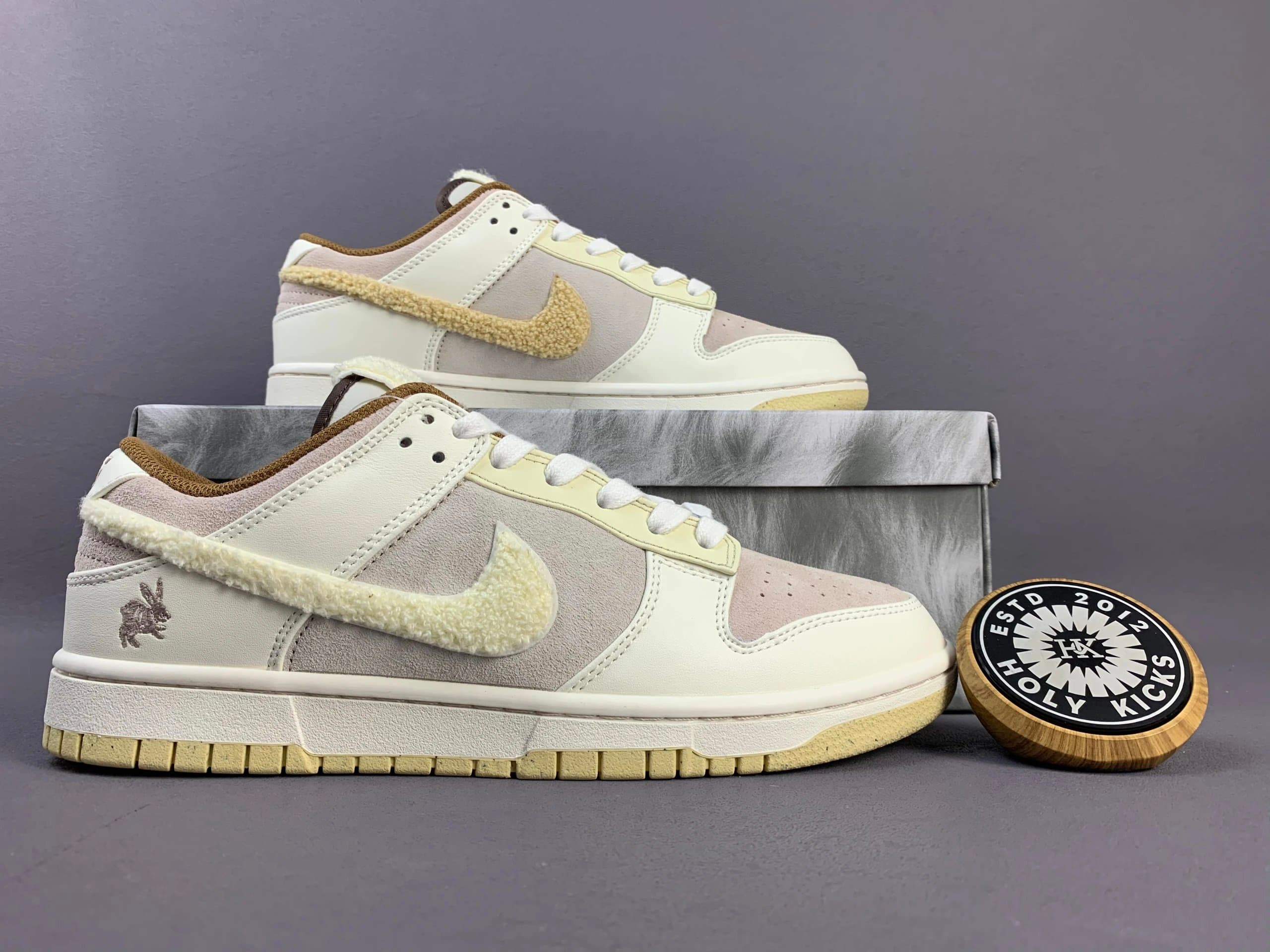 Nike × Travis Scott Dunk Low Reverse Mocha