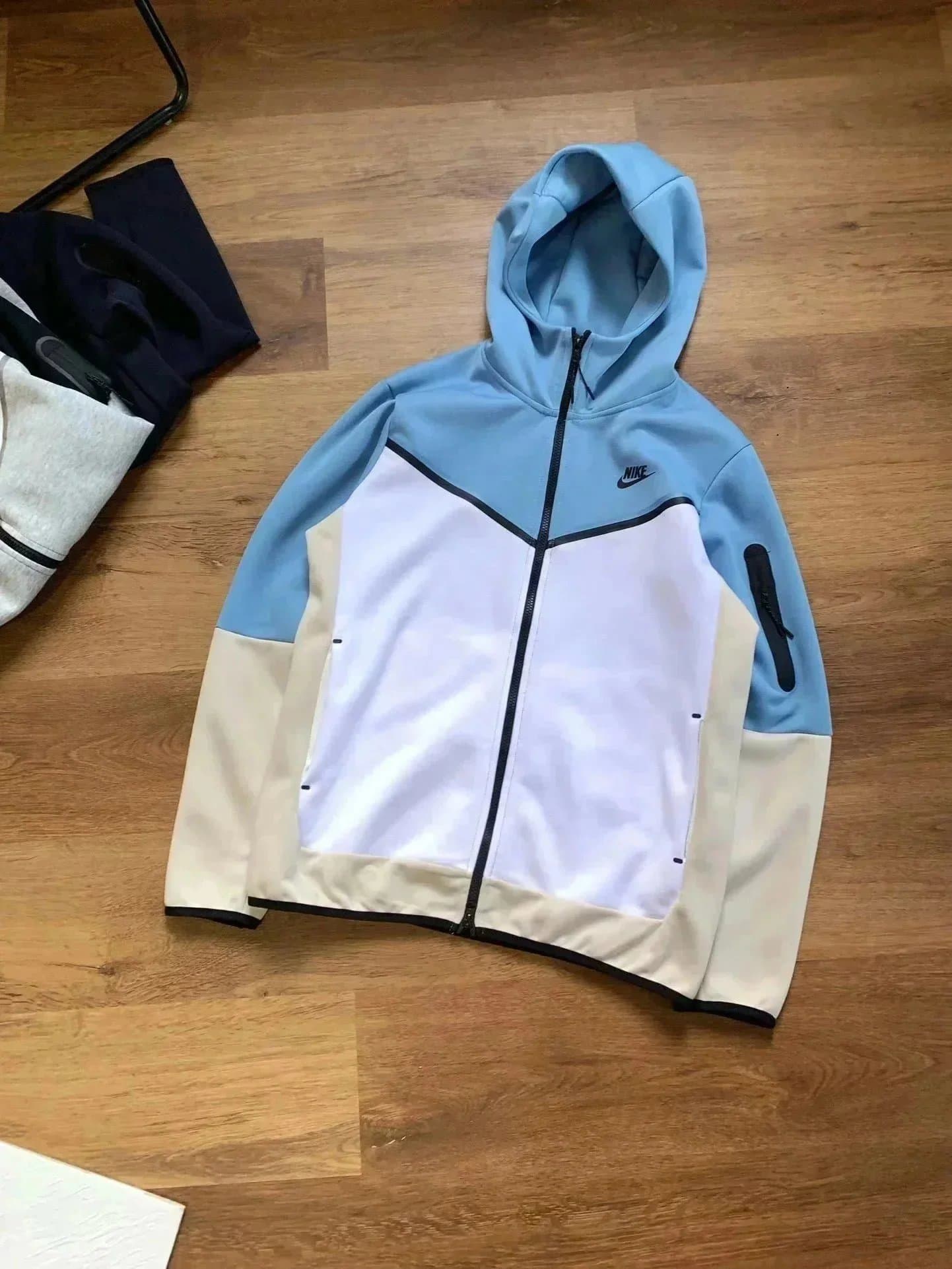 Nike Track Suit Solid Green — 蓝白灰拼接外套