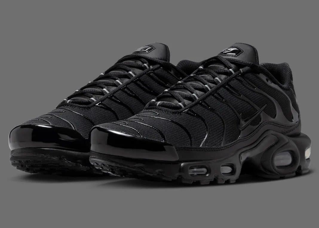 Nike Air Max Plus Triple Black