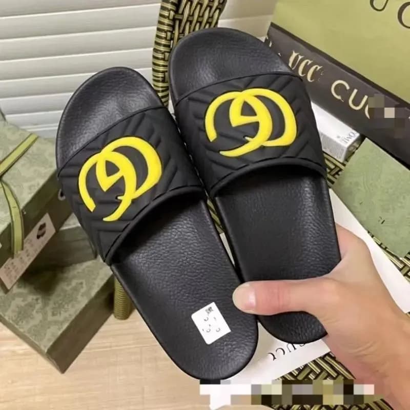 Gucci Slide Sandal GG Logo