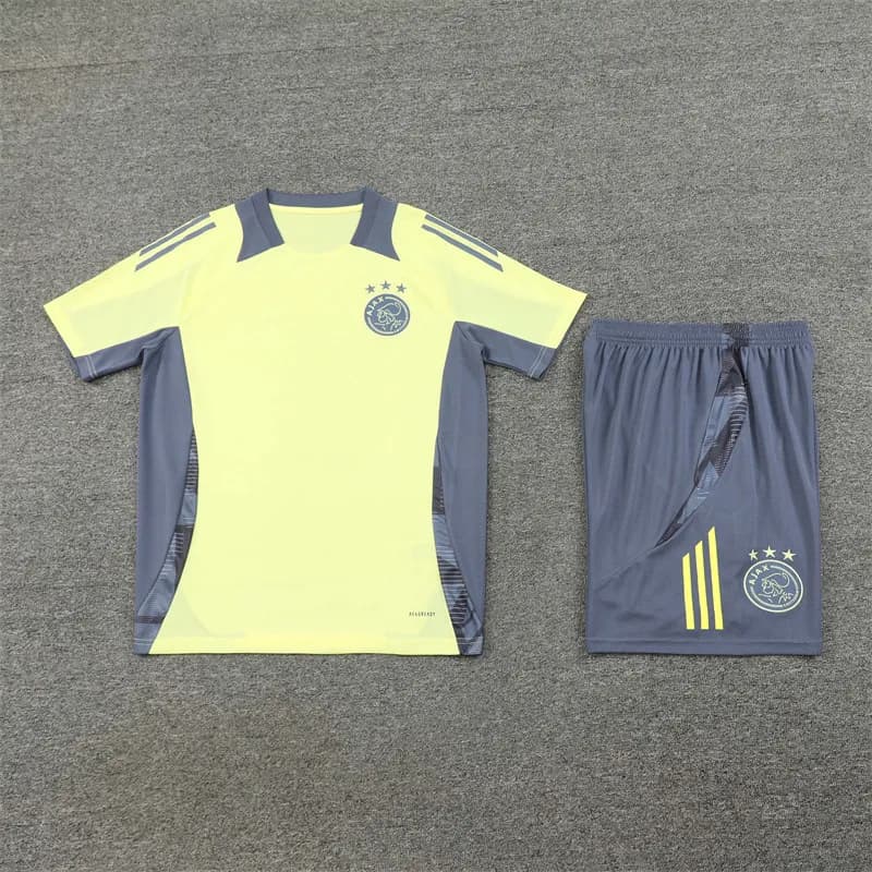 Adidas Training Set Spotify x FC Barcelona — 32