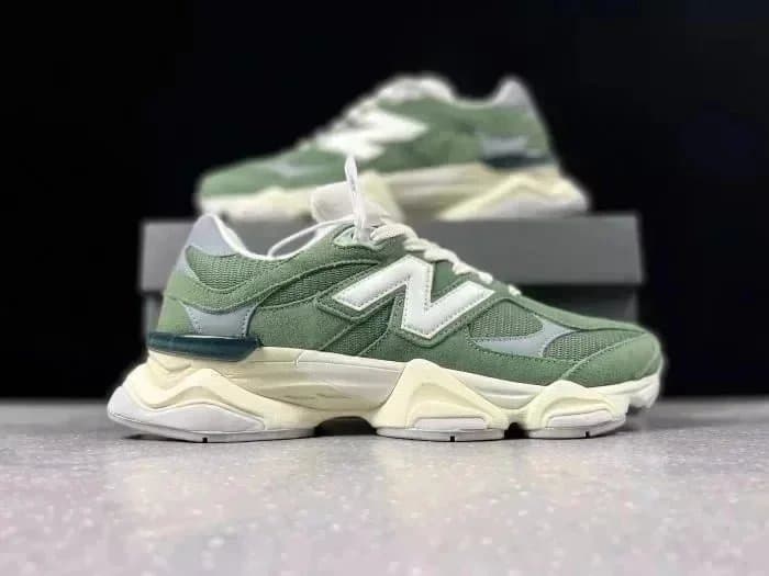 New Balance 2002R Forest Green — 23