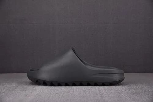Yeezy Slide Desert — ID4132