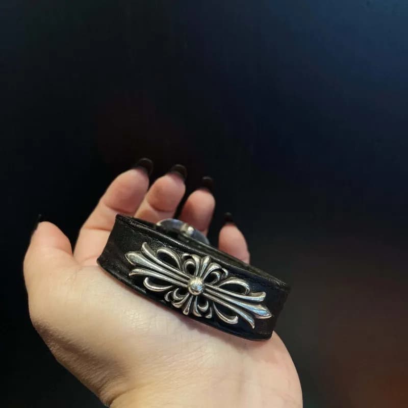 Chrome Hearts Cross Buckle Wrap Bracelet Ornate Cross Motif — 十字花