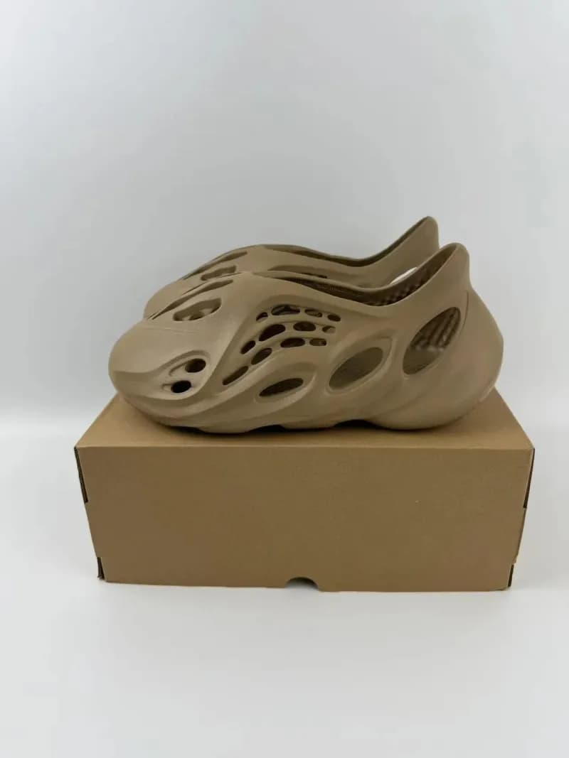 Yeezy Foam Runner Earth