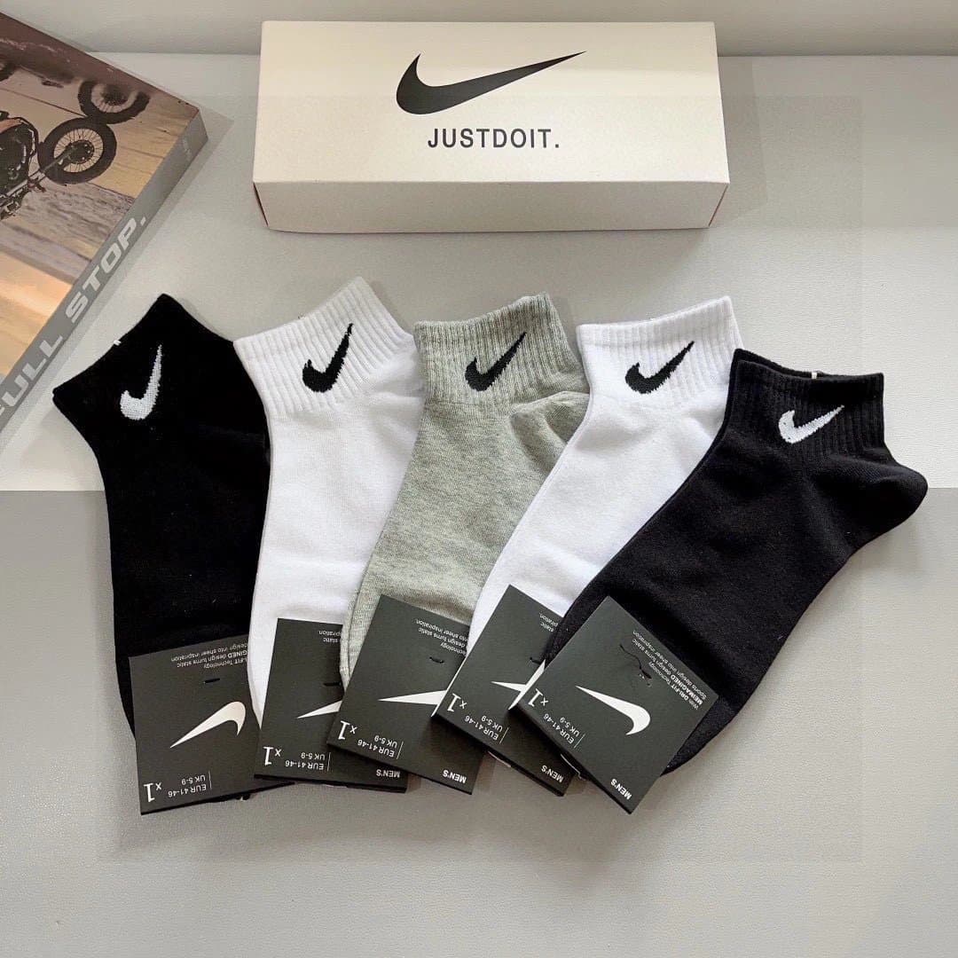 Nike Cushioned Ankle Socks Classic Logo — 36