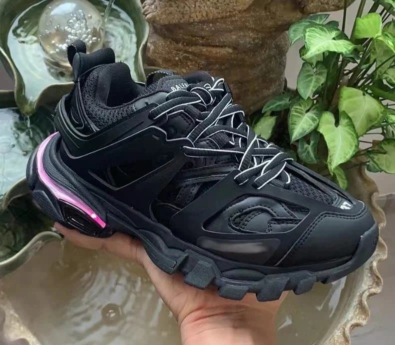 Balenciaga Triple S Black Silver — 黑色LED