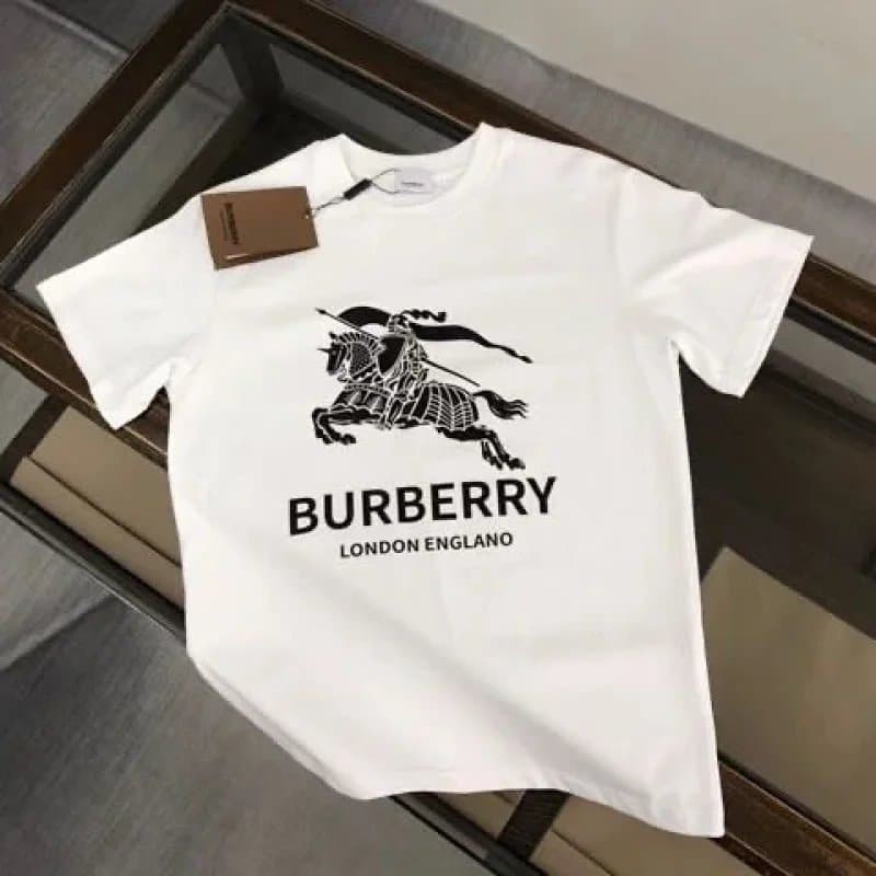 Burberry Equestrian Knight Tee Logo Print — 21