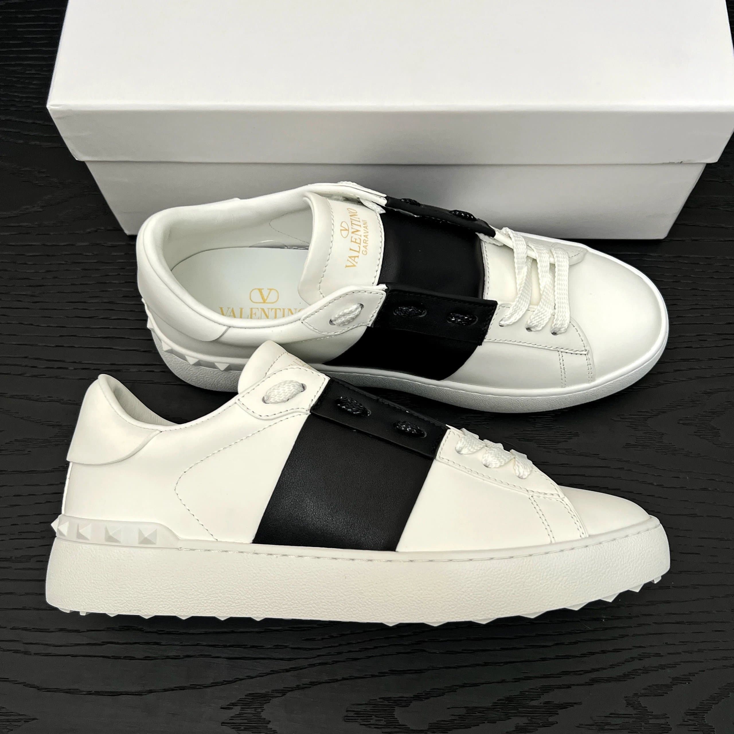 Valentino Rockstud Low Rockstud Untitled — C3