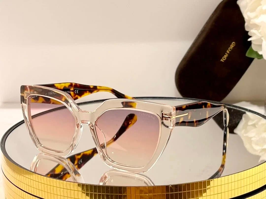 Tom Ford Aviator Sunglasses Tortoiseshell Frame — 26