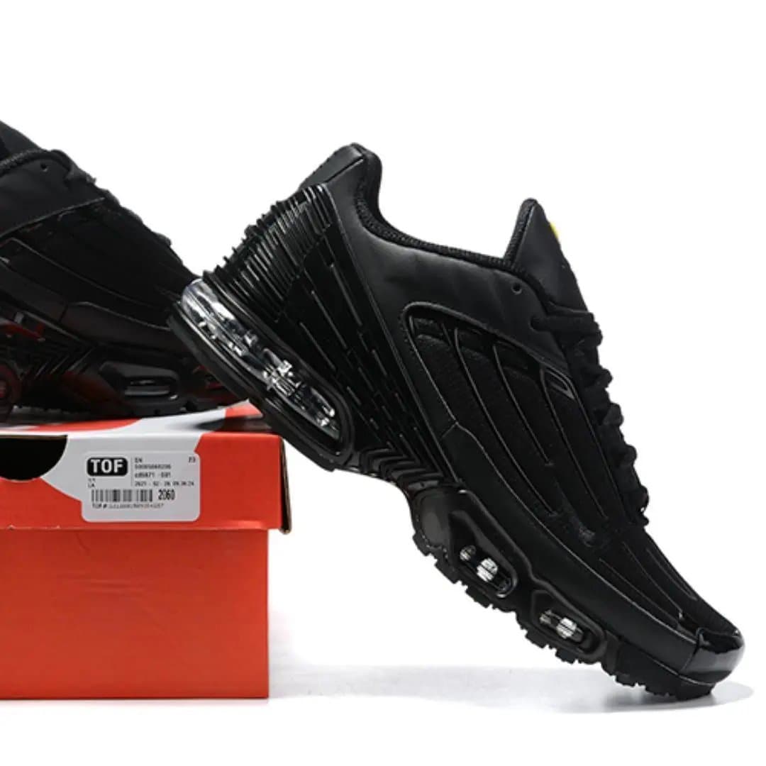 Nike Air Max Plus Tuned — D16