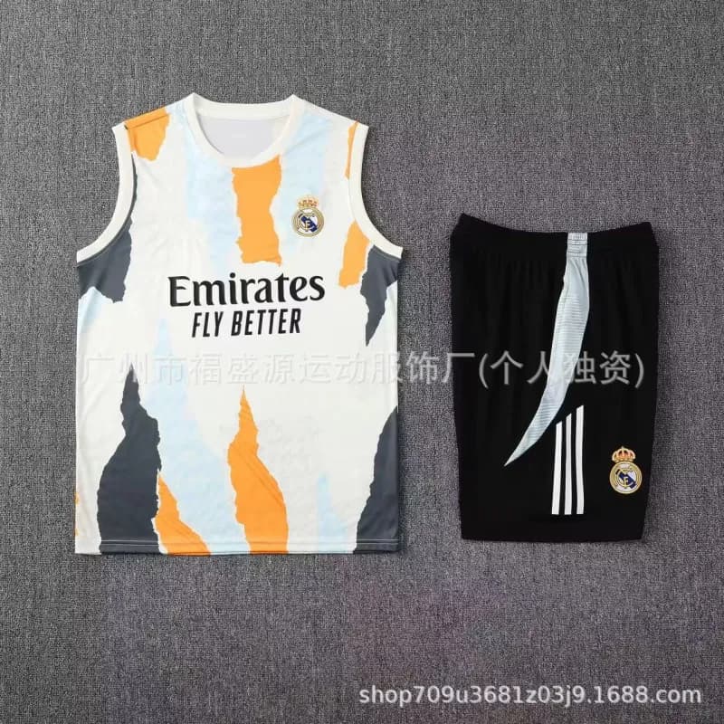 Training Set Emirates Print