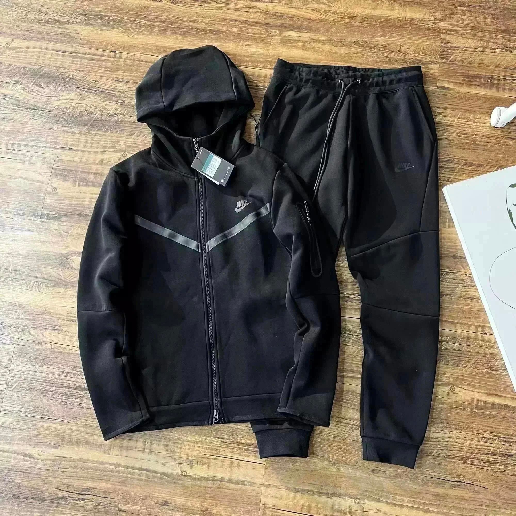Nike Tech Fleece Tracksuit Solid Green — 黑色套装