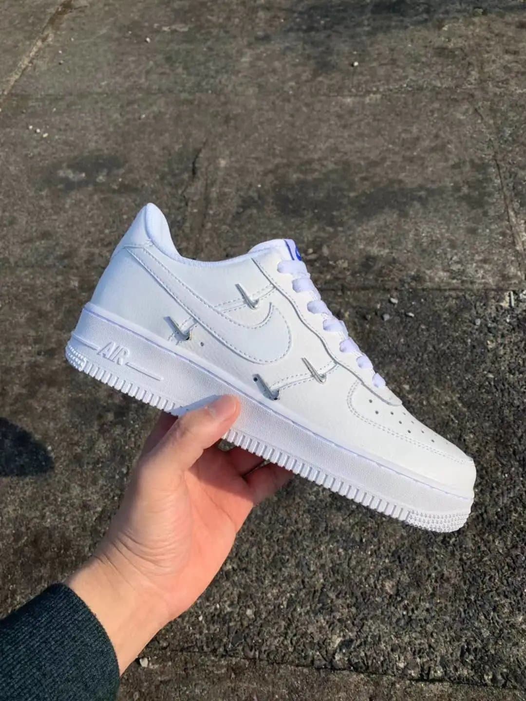 Nike Air Force 1 Low Supreme — 13