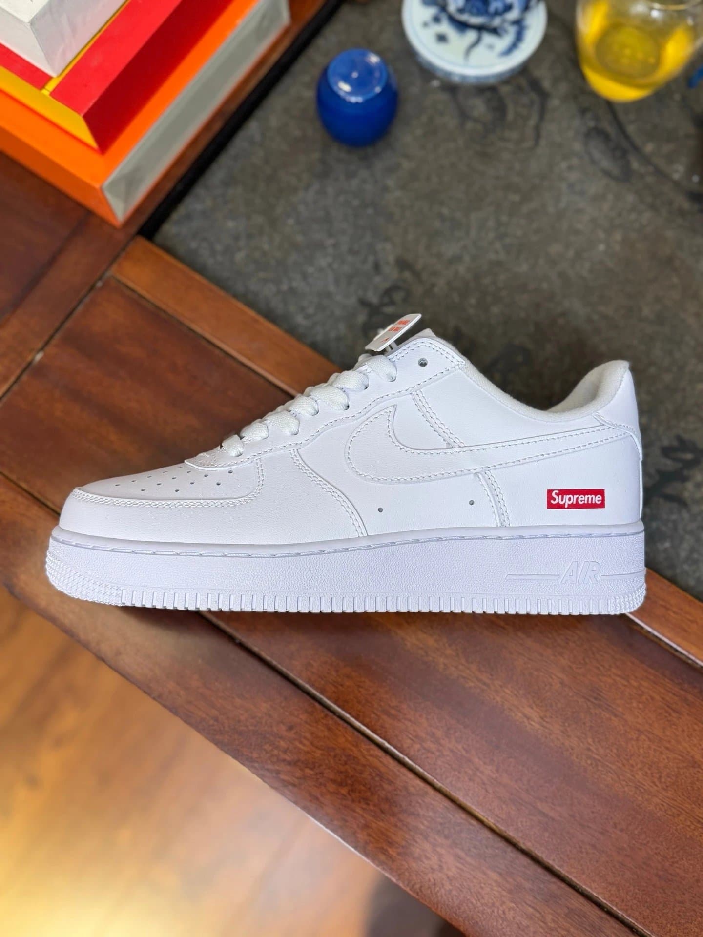 Nike Air Force 1 Low Supreme — 10