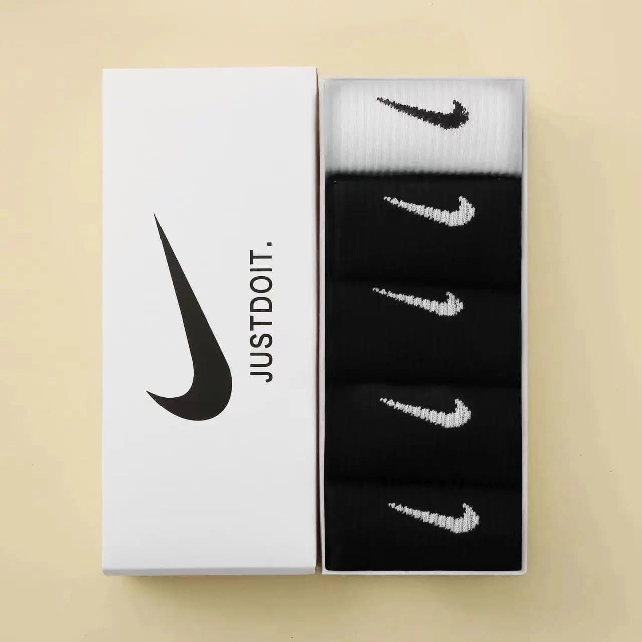 Nike Socks 3-Pack — 5双装【黑+黑+黑+黑+白】