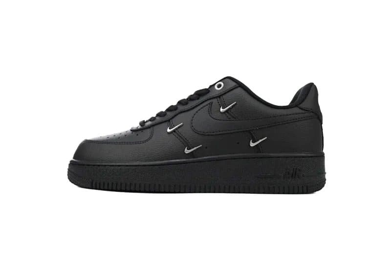 Nike Air Force 1 Low Triple Red — Black silver buckle