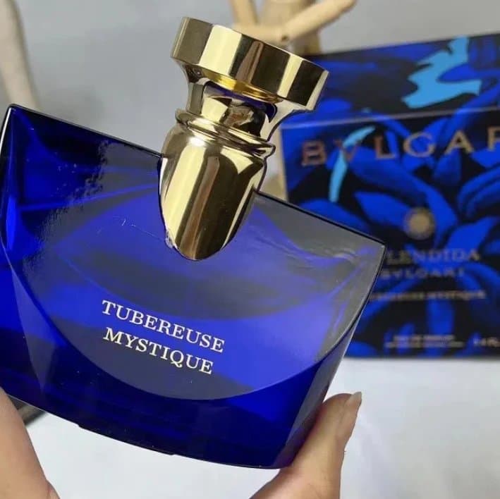 Tiffany & Co. Lost Cherry Eau de Parfum — BVLGARISPLENDIDA（宝格丽神秘晚香玉））