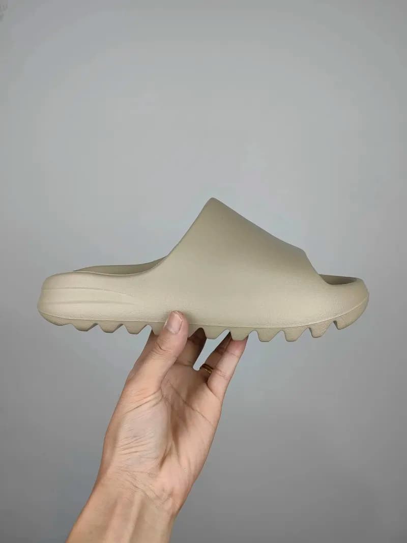 Yeezy Slide Bone