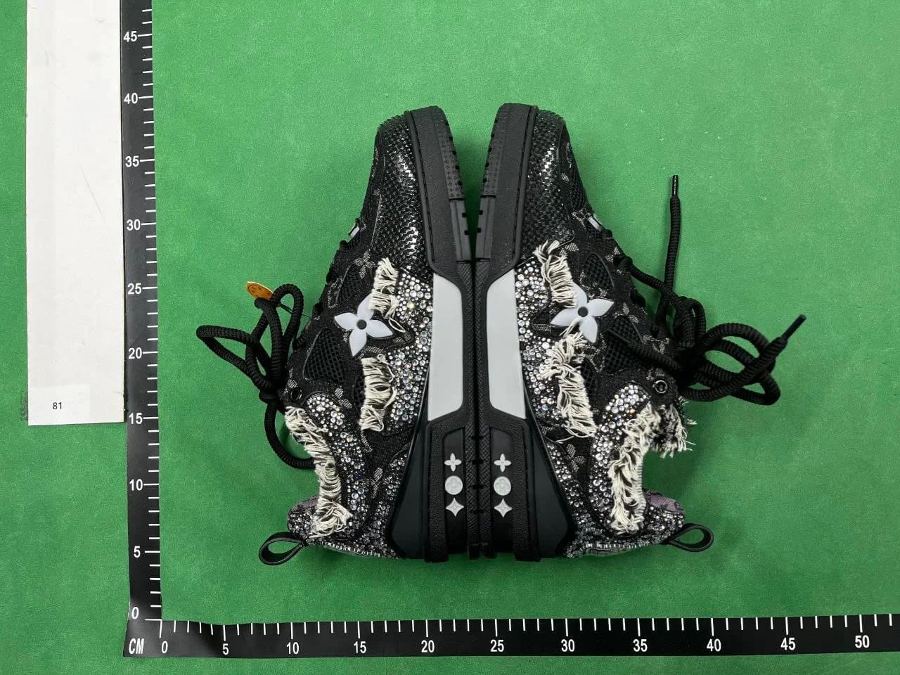 Louis Vuitton LV Trainer Monogram Flower — 22