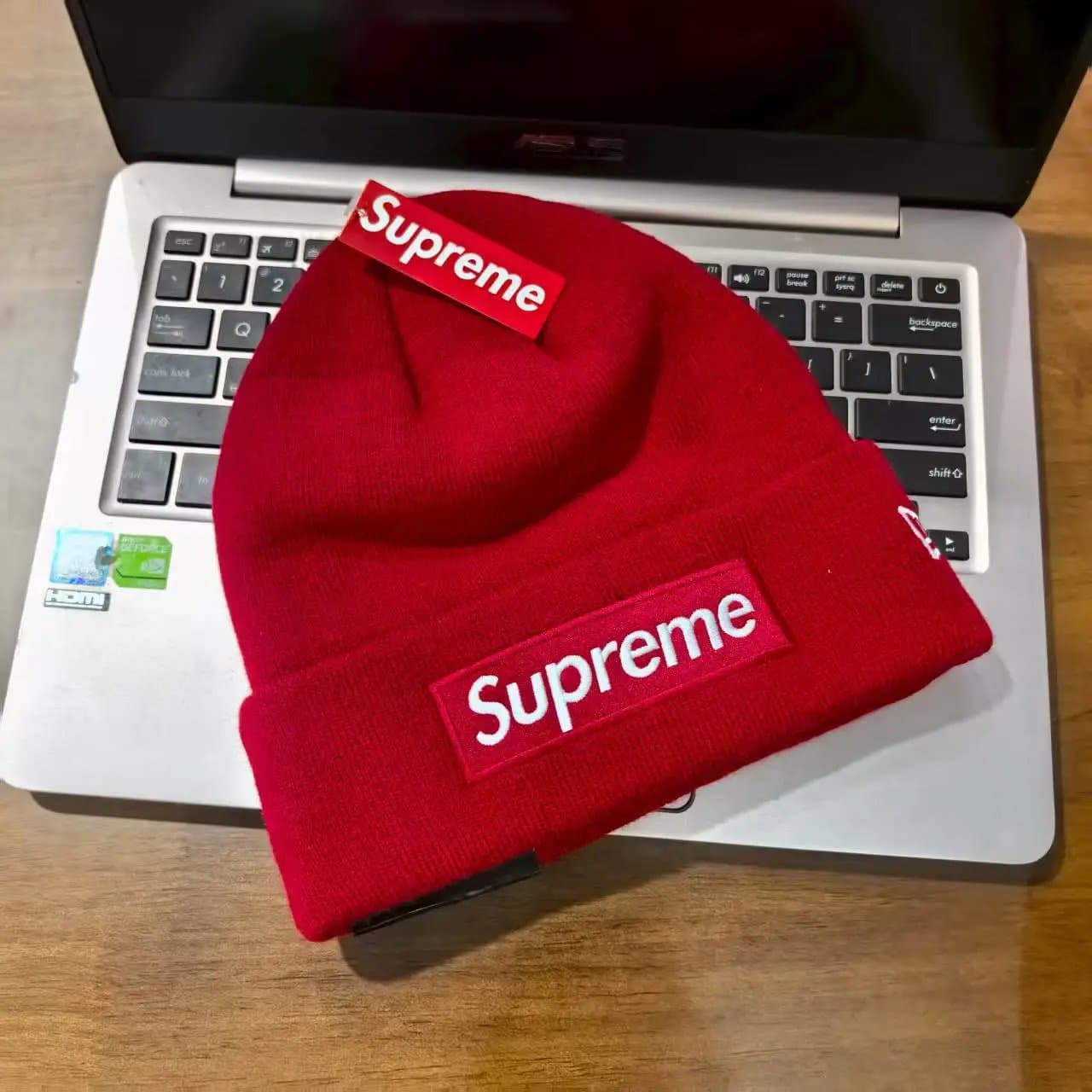 Supreme Box Logo Beanie Lime Green — 均码 · 红色