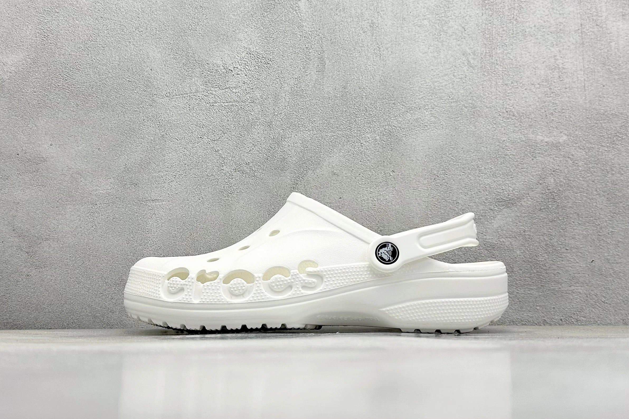 Crocs Clog Monochrome — DG版本 · 明星贝雅 白色