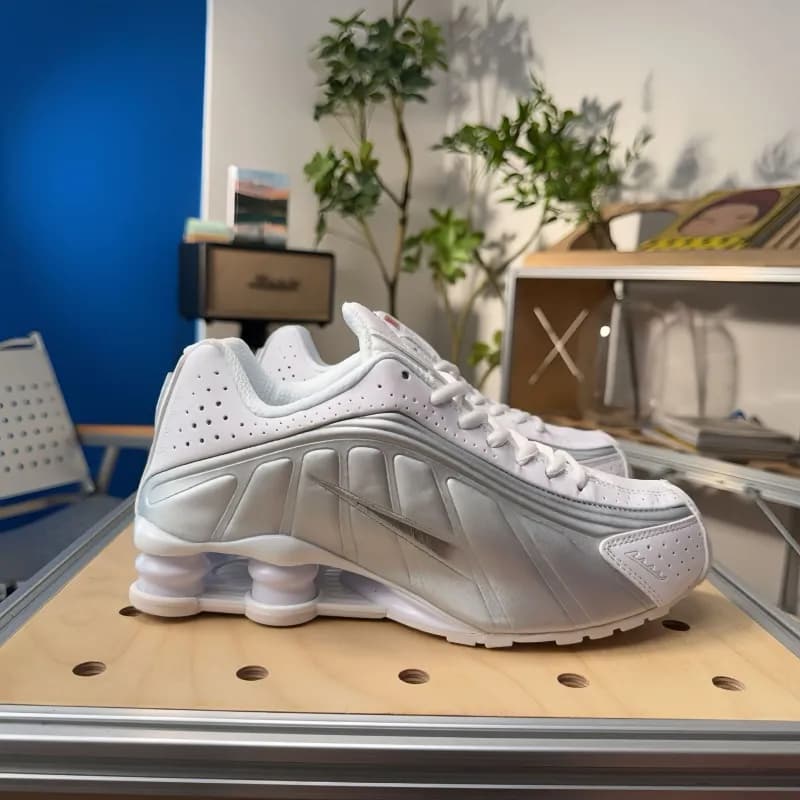 Nike Shox R4 Triple White