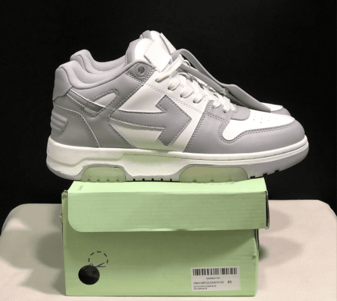 Arrow Sneaker Off-White Arrow — 21