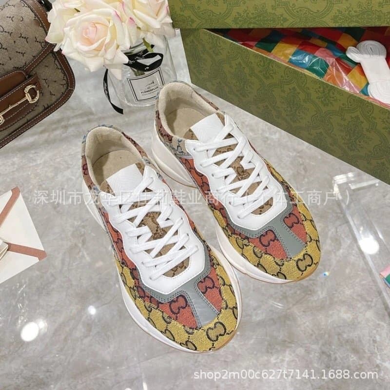Gucci Triple S GG Supreme Print — 灰黄色