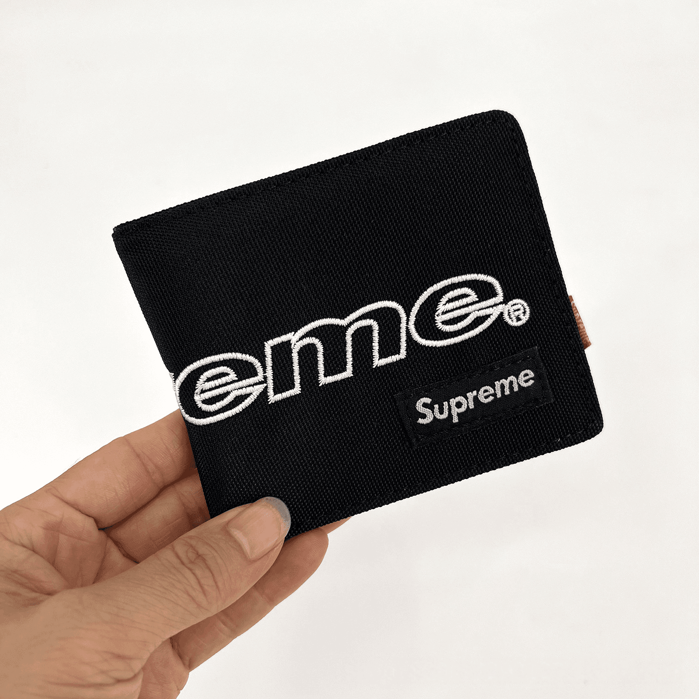 Supreme Box Logo Wallet Embroidered Logo