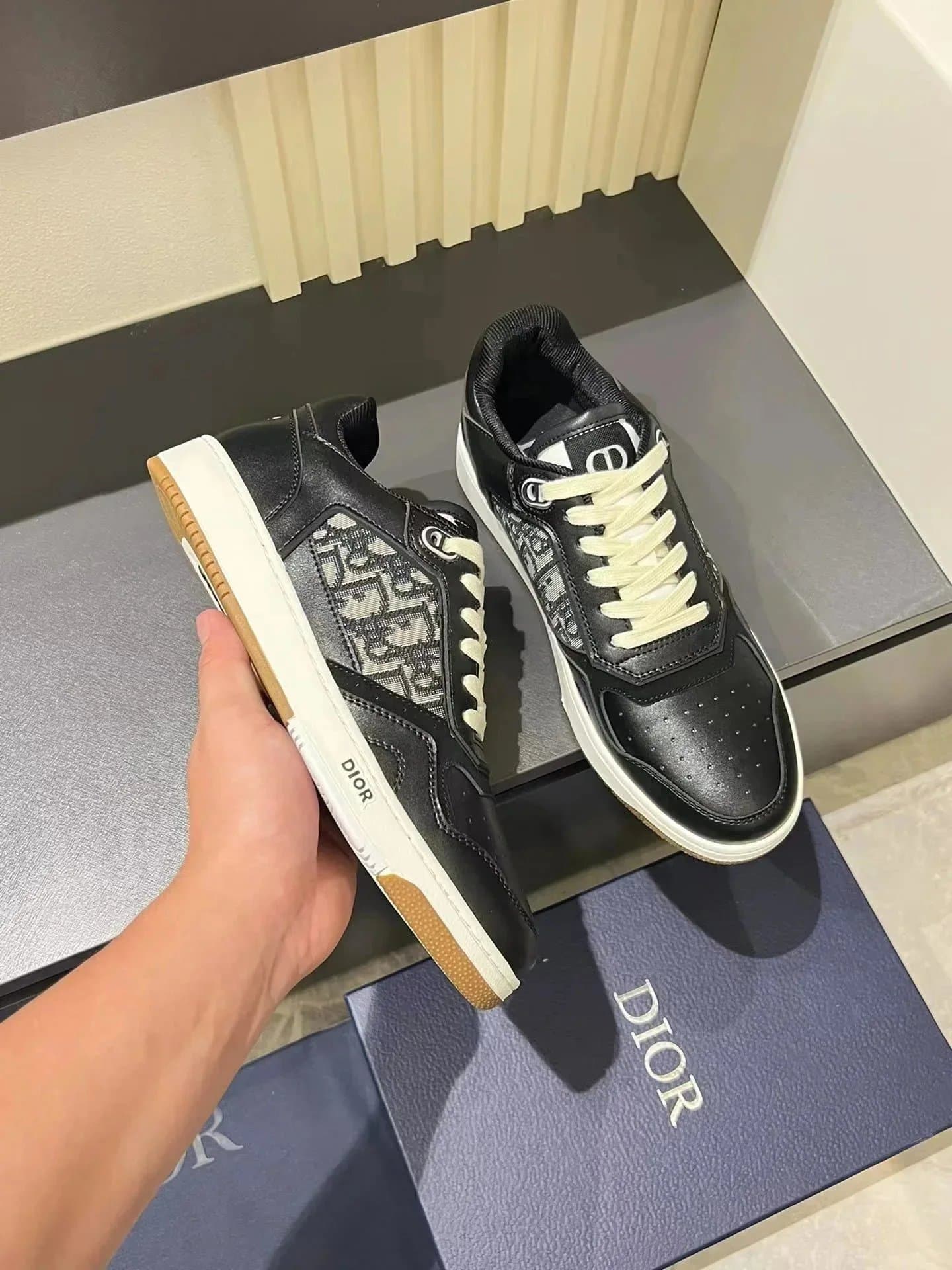 Dior B22 Sneaker Multicolor Logo — 08