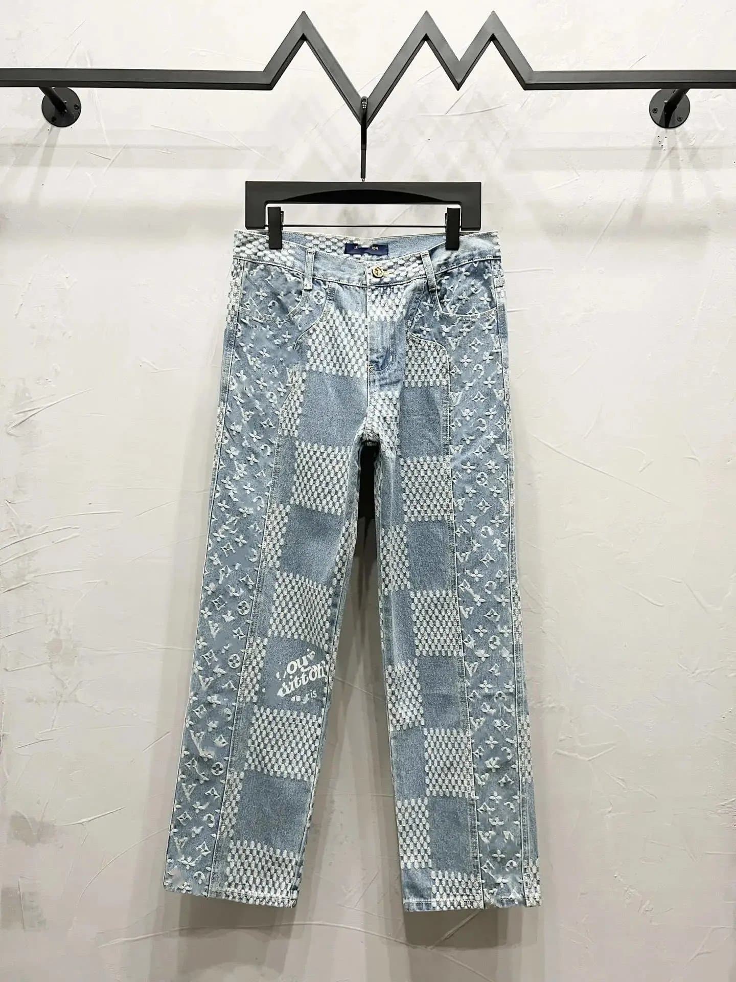 Louis Vuitton Monogram Jeans Distressed — LYM878