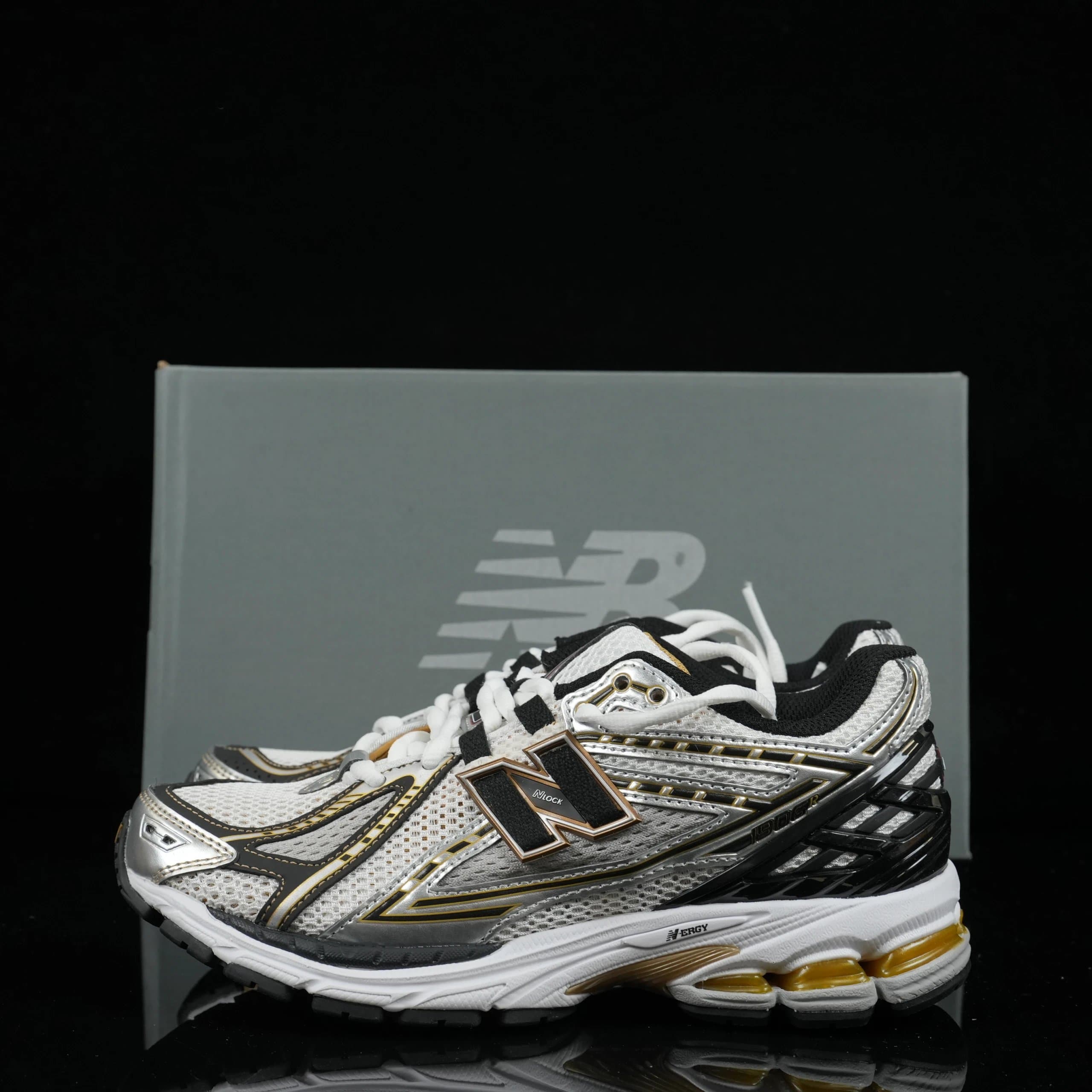 New Balance 1906R White Red — M1906RA · 36-47含半码 （下单尺码备注）