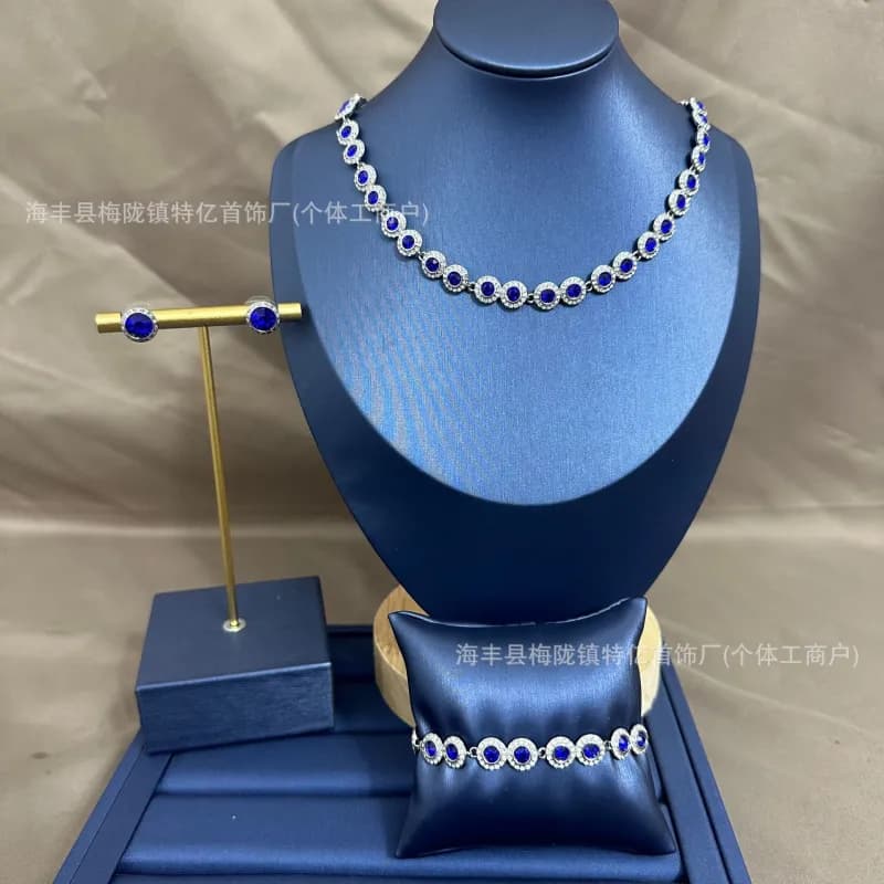 Swarovski Crystal Circle Set Gold-Tone with Clear Crystals — 白金蓝钻一套不加包装